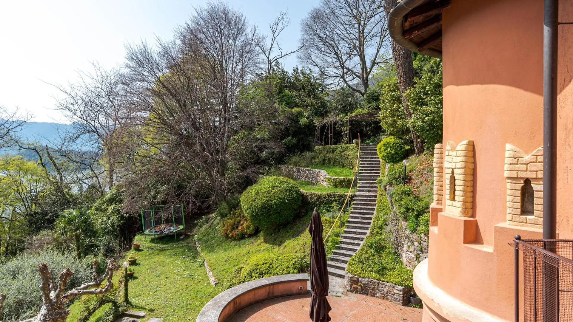Apartament Stunning Castle In Tremezzo With Lake View Włochy