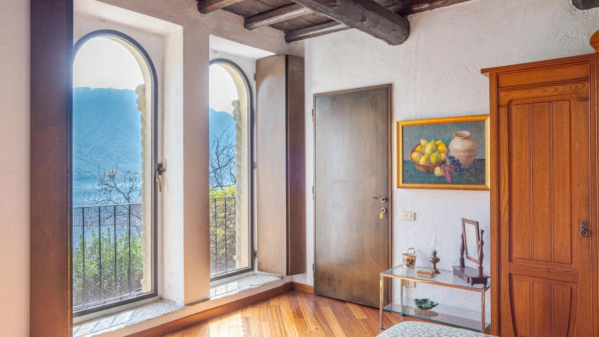 Apartament Stunning Castle In Tremezzo With Lake View Włochy