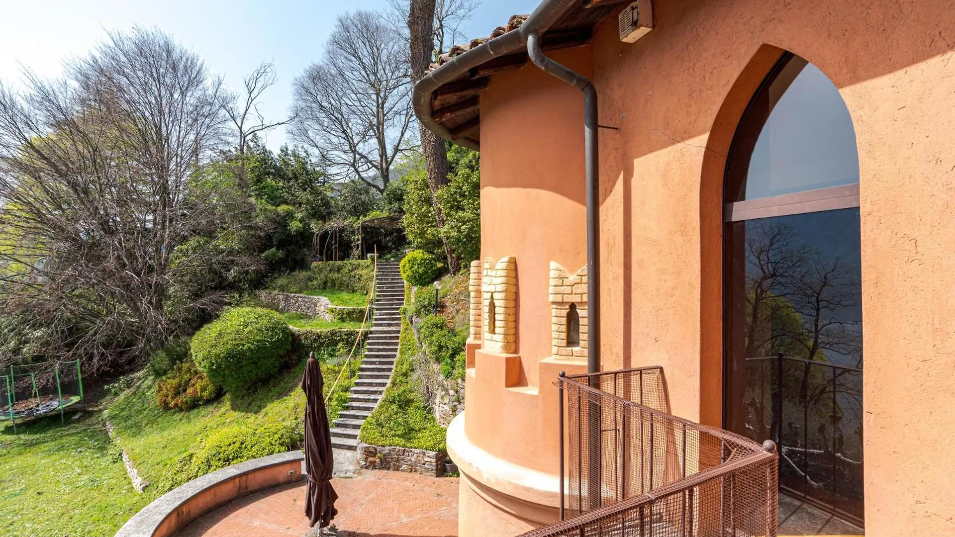 Apartament Stunning Castle In Tremezzo With Lake View Włochy