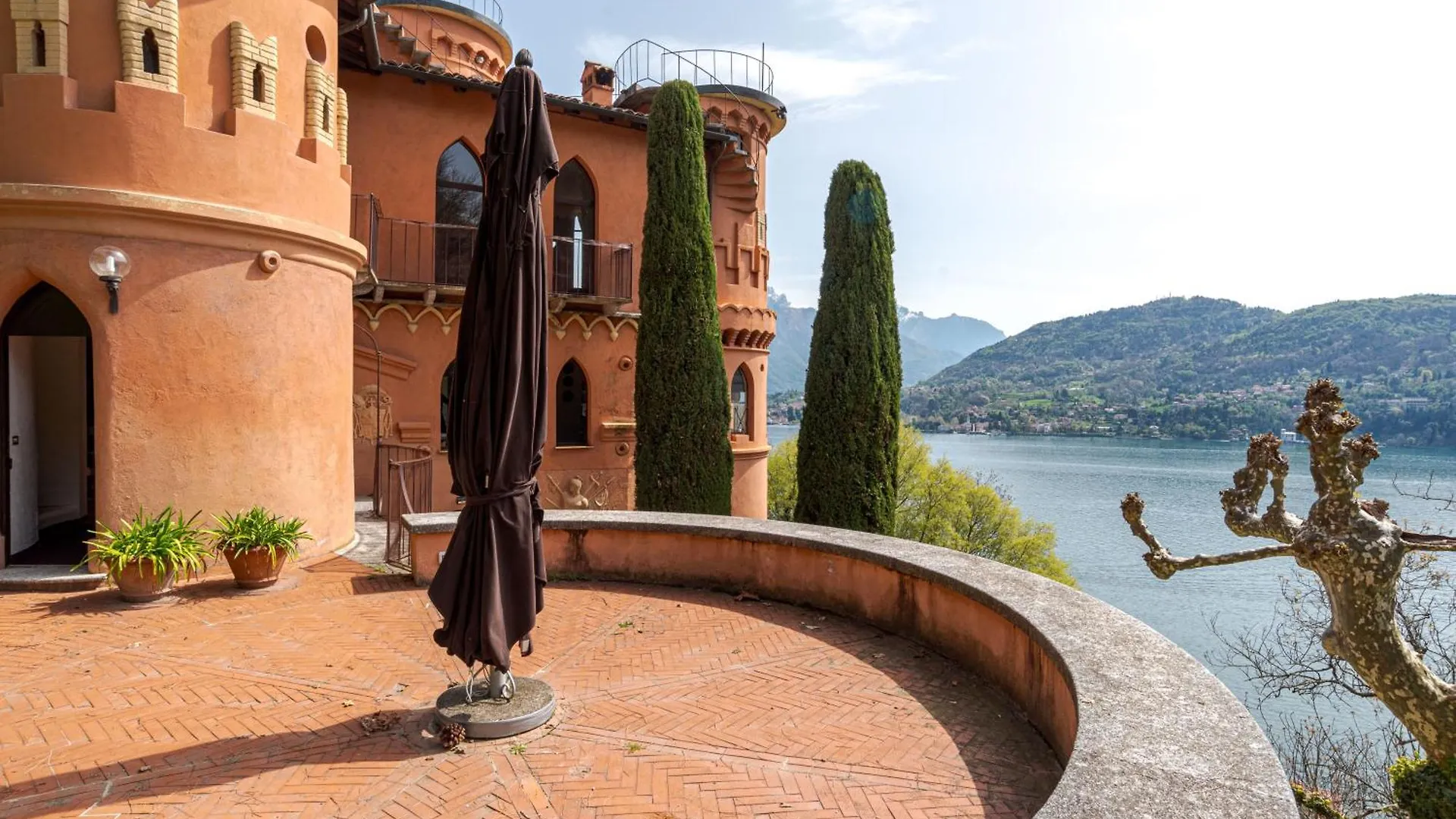Apartament Stunning Castle In Tremezzo With Lake View Włochy